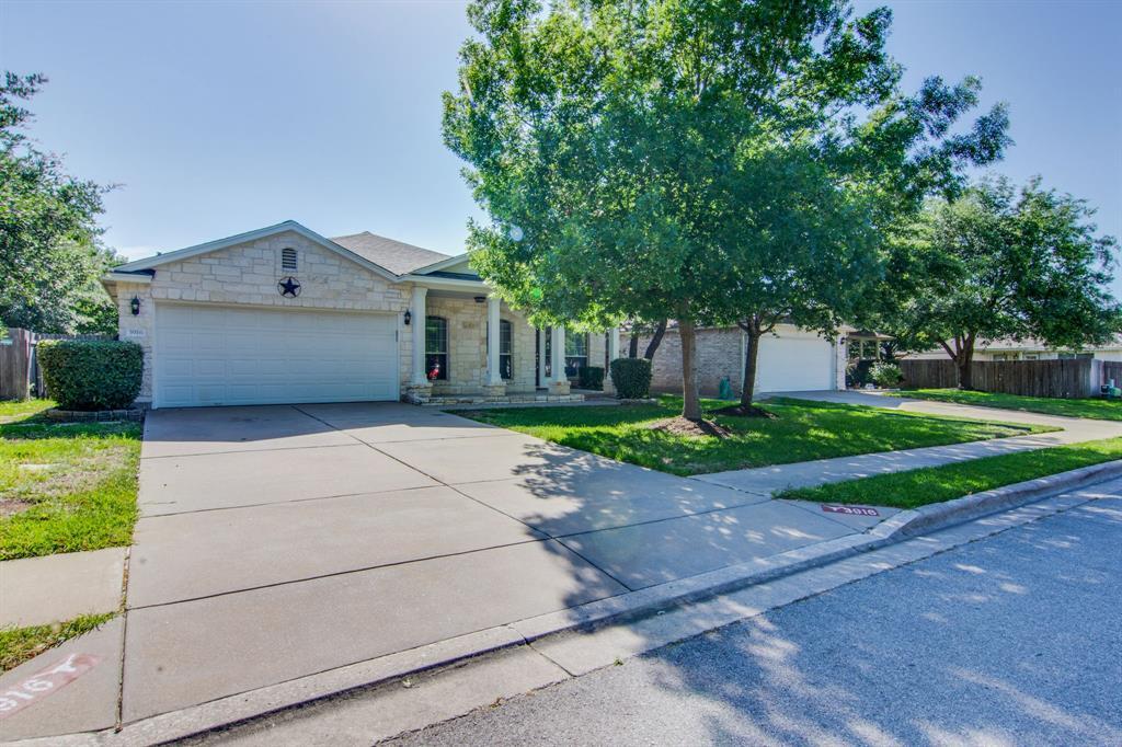 3916 Rolling Canyon Trail in Round Rock, TX - Building Photo