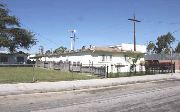 2737 Strathmore Ave in Rosemead, CA - Building Photo