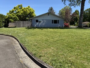3625 Bardell Ave in Eugene, OR - Building Photo - Building Photo