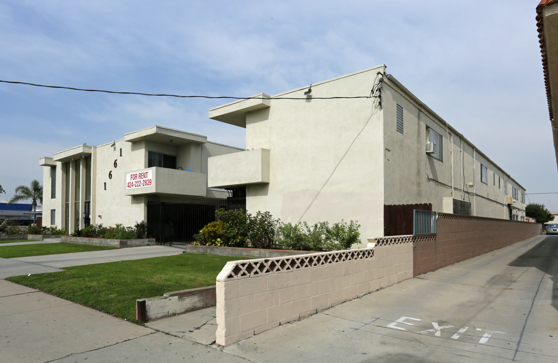 1661 W 219th St in Torrance, CA - Building Photo