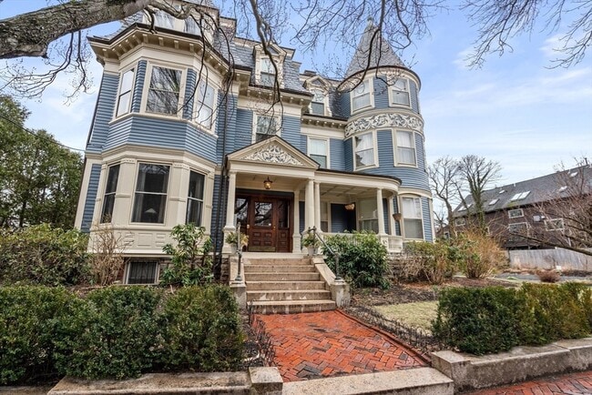 10 Chester St in Cambridge, MA - Foto de edificio - Building Photo
