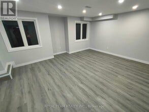 1065 Langford Blvd. in Bradford West Gwillimbury, ON - Building Photo - Building Photo