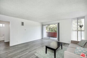 1208 W Adams Blvd in Los Angeles, CA - Building Photo - Building Photo