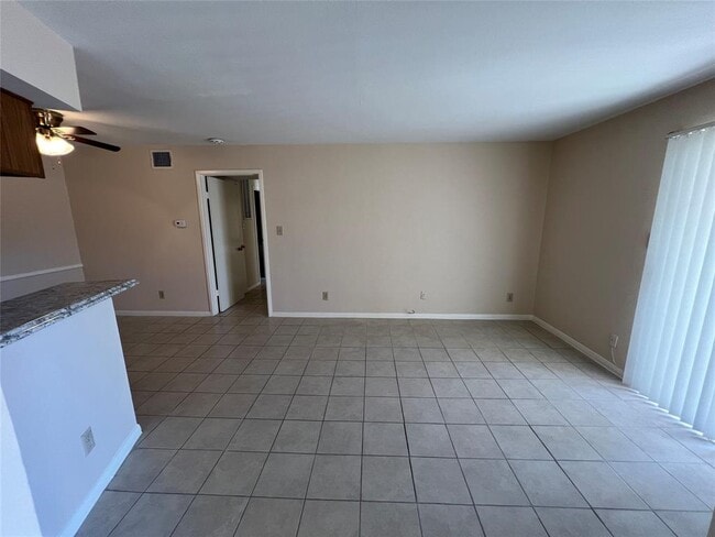 2626 Holly Hall St in Houston, TX - Building Photo - Building Photo