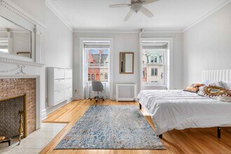 130 W 81st St in New York, NY - Foto de edificio - Building Photo