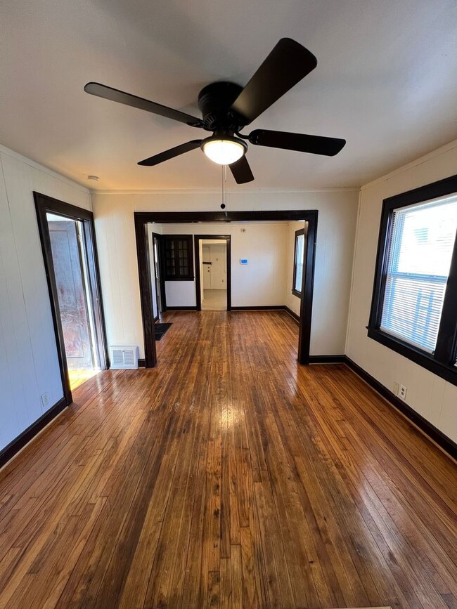 3214 E 60th St in Kansas City, MO - Building Photo - Building Photo