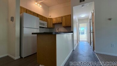 2 Westgate Dr in Woburn, MA - Building Photo - Building Photo