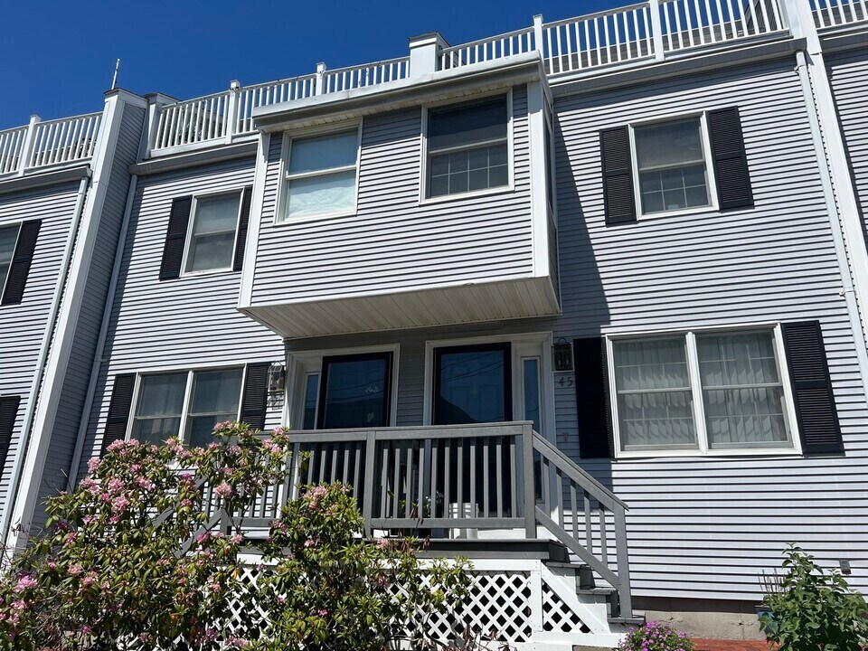 47 Union St in Boston, MA - Building Photo