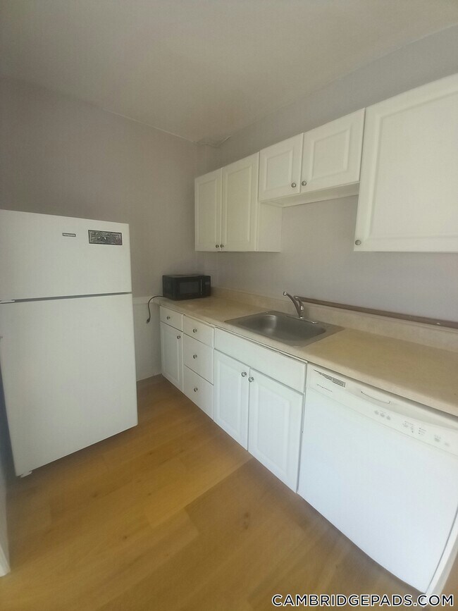 1590 Cambridge St in Cambridge, MA - Building Photo - Building Photo