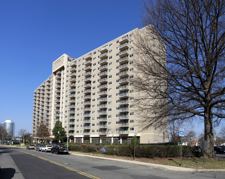 Parc East in Alexandria, VA - Building Photo