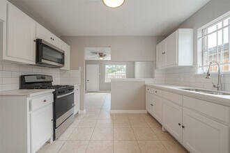 8714 Valley Flag Dr in Houston, TX - Building Photo - Building Photo