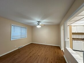 226 Walker Dr in Bolingbrook, IL - Building Photo - Building Photo