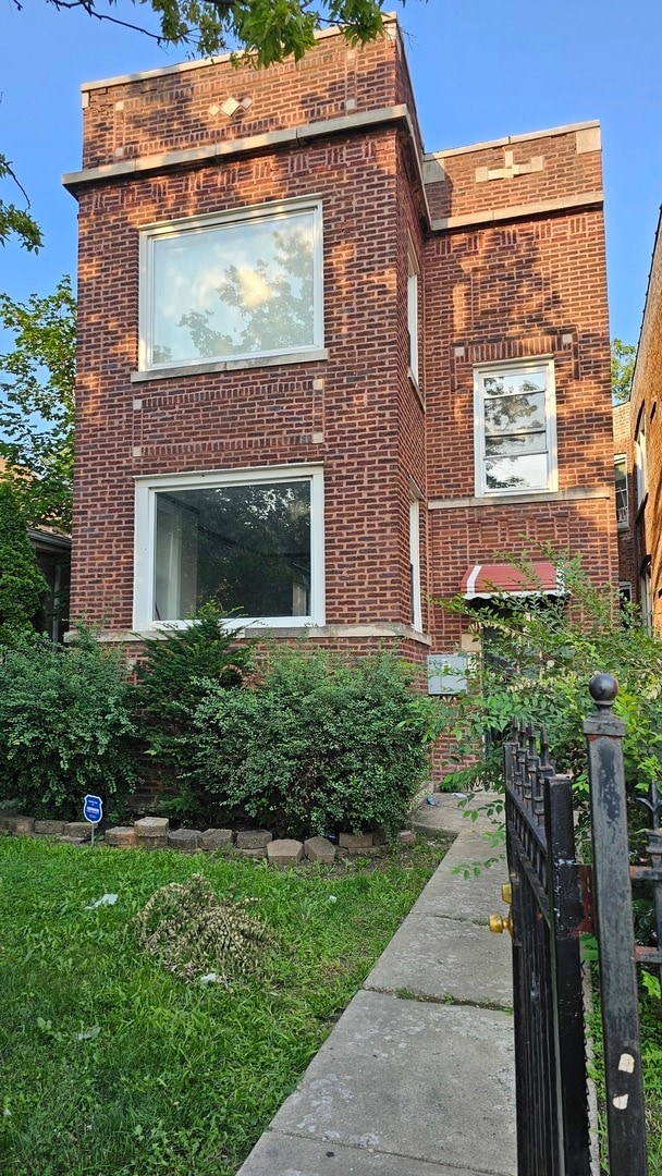 property at 7839 S Loomis Blvd