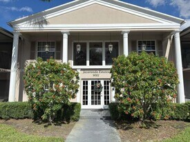 9001 Jacaranda Ln in Plantation, FL - Building Photo