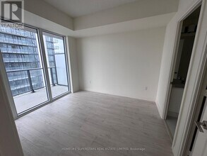 8960 Jane St in Vaughan, ON - Building Photo - Building Photo