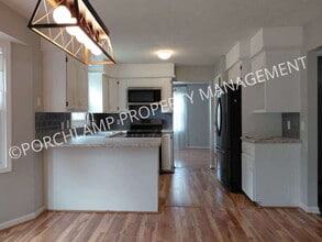 3045 Chaminade Ct SW in Grandville, MI - Building Photo - Building Photo