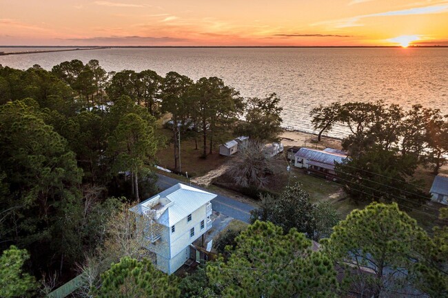 2633 Bay Grove Rd in Freeport, FL - Building Photo - Building Photo