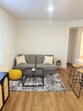 3022 W Meadow St in Tampa, FL - Building Photo - Building Photo