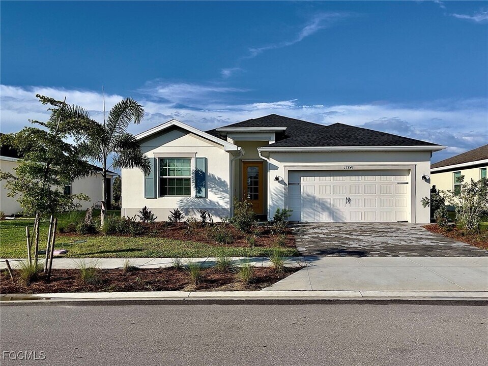 17843 Palmetto Pass Ln in Punta Gorda, FL - Building Photo