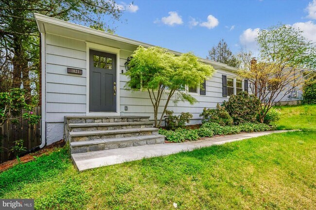 1021 Maple Ave in Rockville, MD - Building Photo - Building Photo