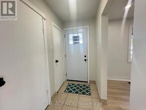 99 Jay St in Toronto, ON - Building Photo - Building Photo