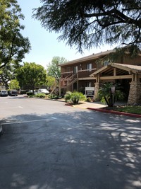 Heritage Park Senior Apartments in Duarte, CA - Foto de edificio - Building Photo