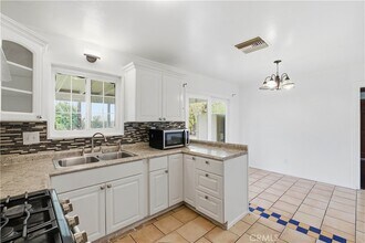 3920 El Camino Dr in San Bernardino, CA - Foto de edificio - Building Photo