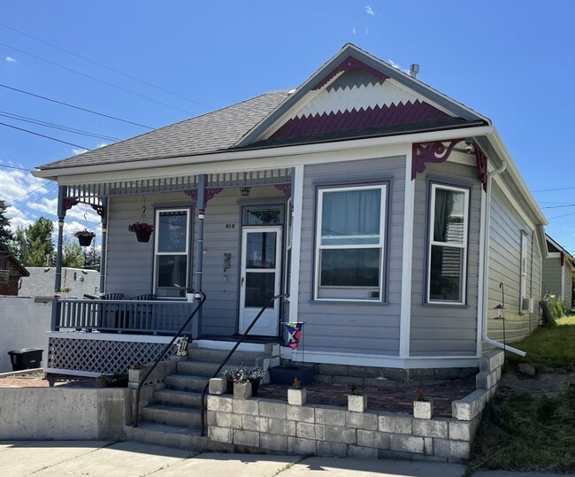 property at 215 N Emmett Ave