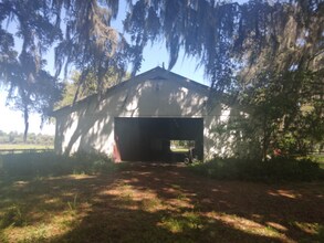 8035 NW 120th St in Reddick, FL - Foto de edificio - Building Photo
