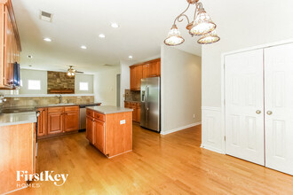 4015 Shadetree Dr in Winston-Salem, NC - Building Photo - Building Photo