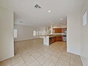 1025 Maple Pines Ave in North Las Vegas, NV - Foto de edificio - Building Photo