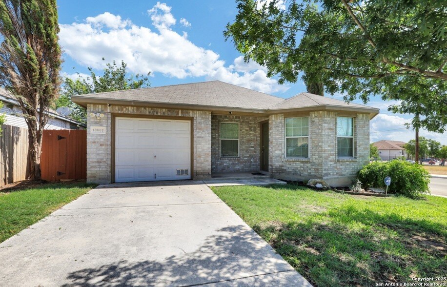 10603 N Shaenridge in San Antonio, TX - Building Photo