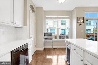 2342 Huntington Station Ct in Alexandria, VA - Building Photo - Building Photo