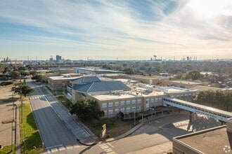 1313 10th St in Galena Park, TX - Building Photo - Building Photo