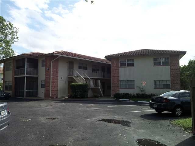 10290 NW 36th St in Coral Springs, FL - Building Photo