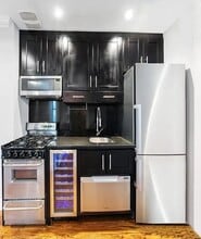 564 Hudson St, Unit 6 in New York, NY - Building Photo - Building Photo