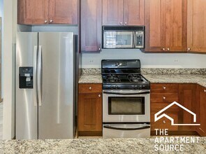 3338 N Sheffield Ave, Unit 3 in Chicago, IL - Building Photo - Building Photo