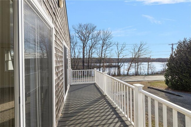 10 Douglas Pike in Smithfield, RI - Building Photo - Building Photo