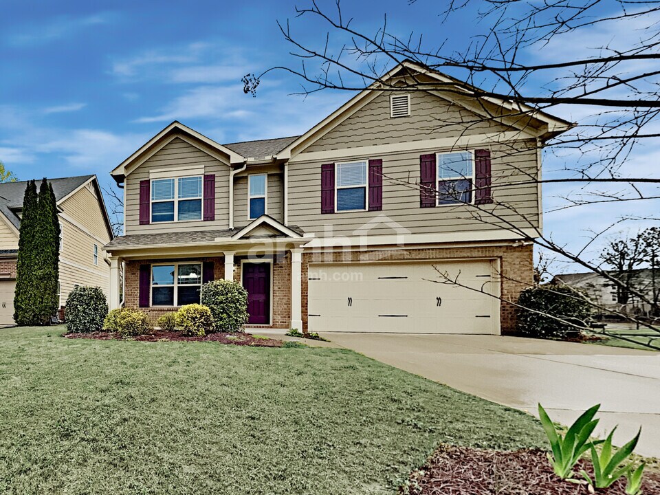 4804 Clarkstone Cir in Flowery Branch, GA - Building Photo