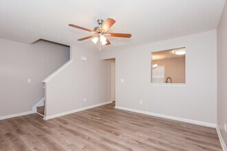 1024 Valley Ridge Rd in Charlotte, NC - Building Photo - Building Photo