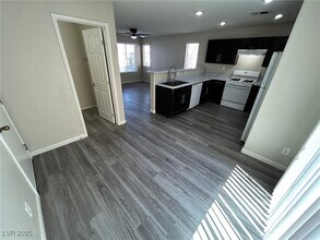 1630 N Buck Island St in Las Vegas, NV - Building Photo - Building Photo