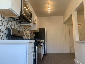 1623 Mariposa Ave, Unit 103 in Los Angeles, CA - Building Photo - Building Photo