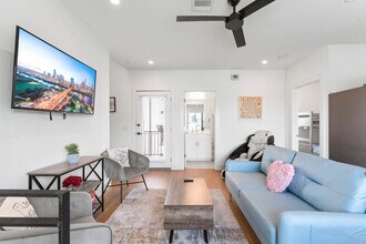 1128 Chicon St in Austin, TX - Building Photo - Building Photo