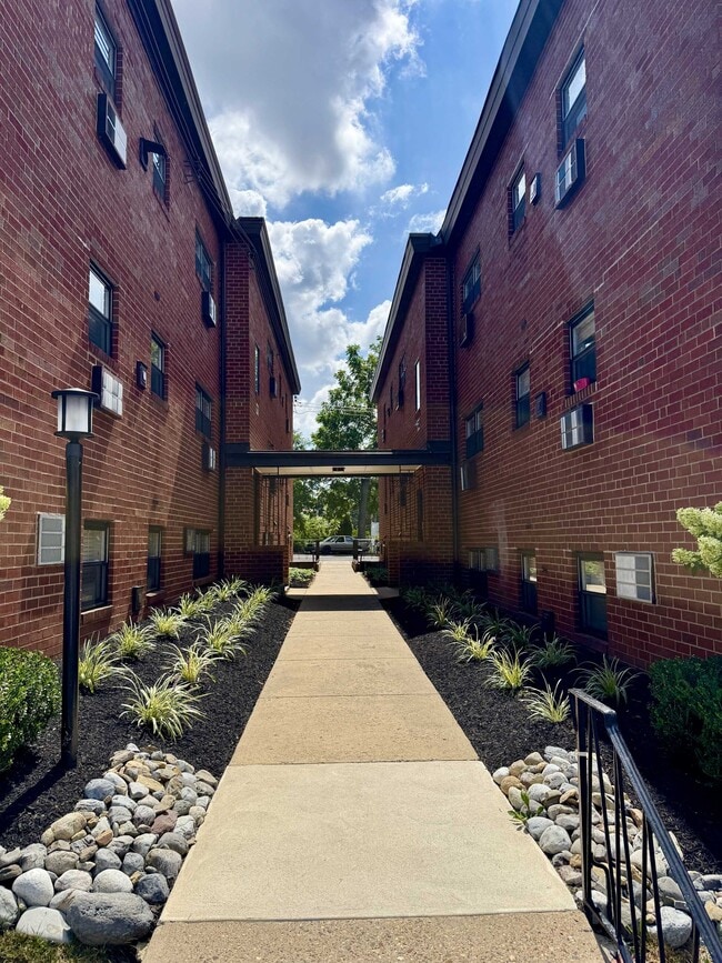 Fox Chase Gardens in Philadelphia, PA - Foto de edificio - Building Photo