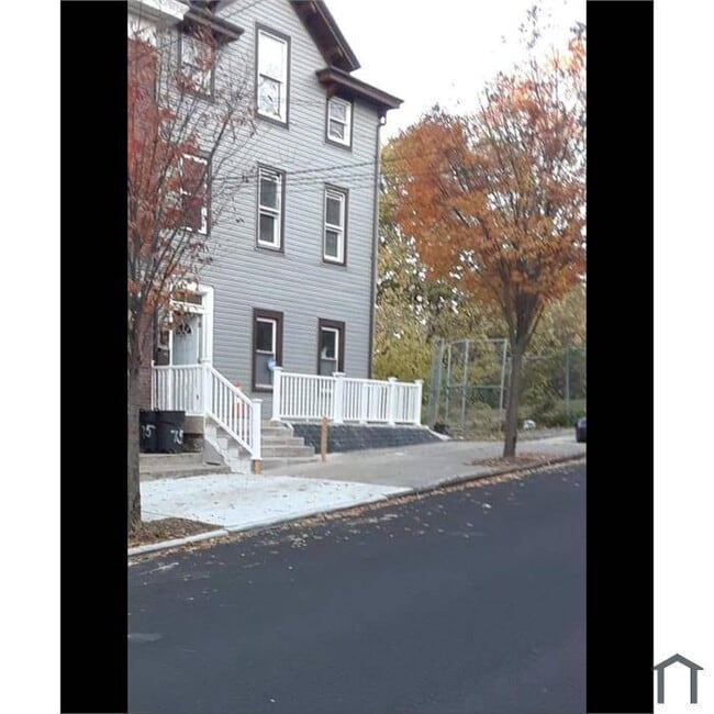 77 York Ave-Unit -1 in Staten Island, NY - Building Photo - Building Photo