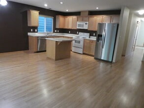 15455 SW Kirby Ln in Beaverton, OR - Building Photo - Building Photo