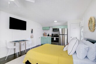 215 Hyde Park Blvd in Houston, TX - Building Photo - Building Photo