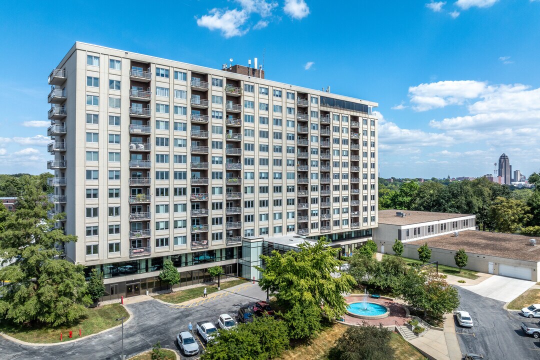 Scottish Rite Park in Des Moines, IA - Building Photo