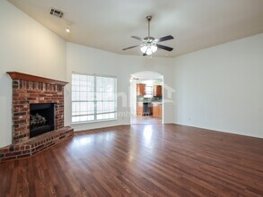 10421 E 112th St S in Bixby, OK - Foto de edificio - Building Photo