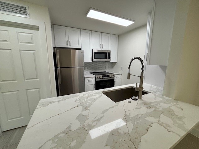 property at 2121 Fountain View Dr
